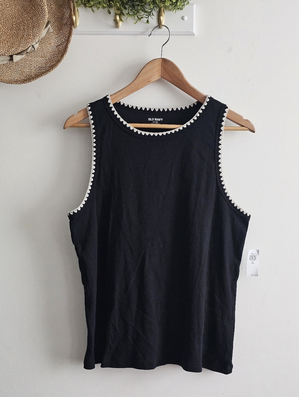 Old Navy Black Crochet Trim Tank Top XXL Tall Stretch Sleeveless NWT